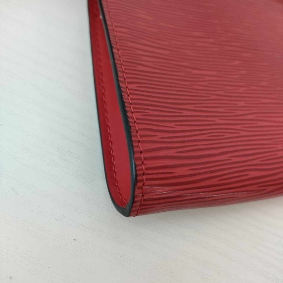 Louis Vuitton Epi Pochette Accessoires - Picture 7 of 16